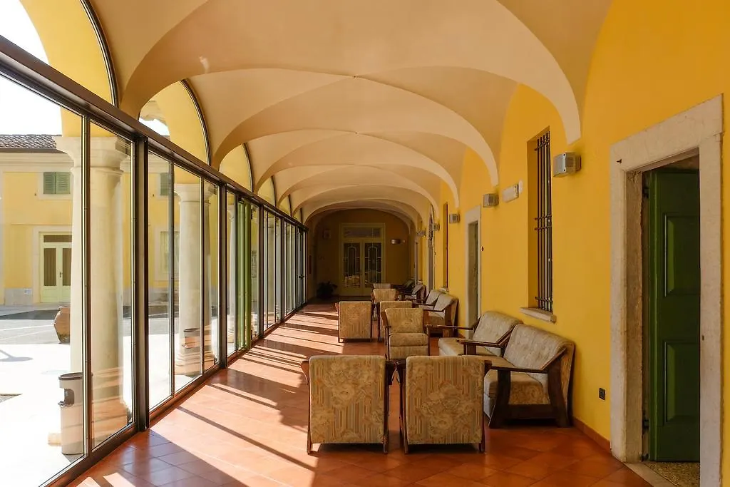 Villa Pace-1